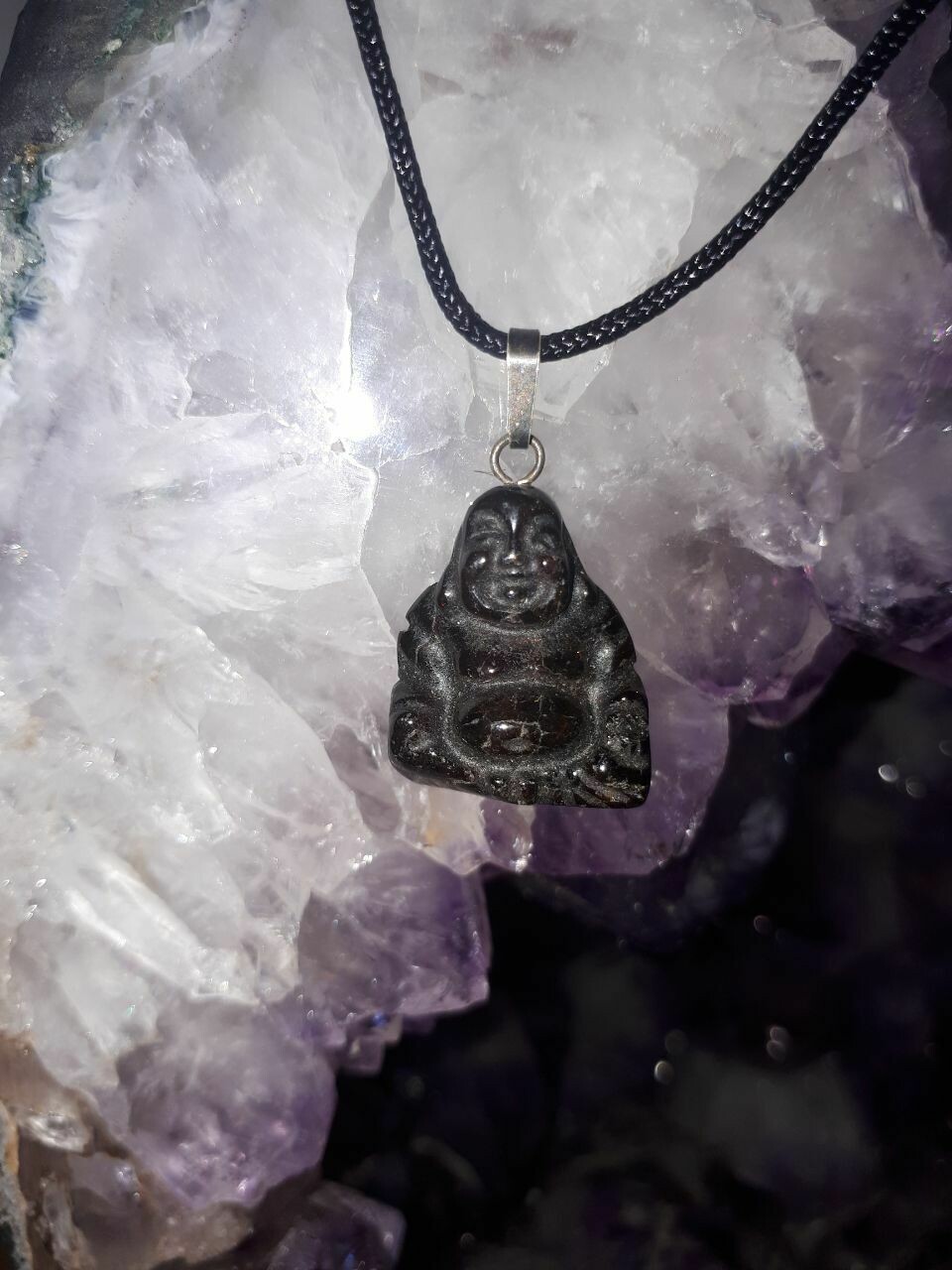 Granat Buddha als Anhänger