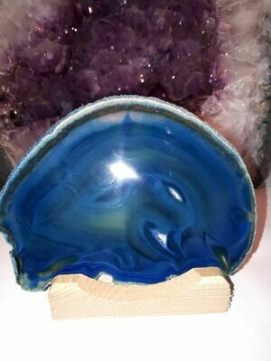 Achatscheiben-Leuchte blau mit auskristallisierendem Bergkristall