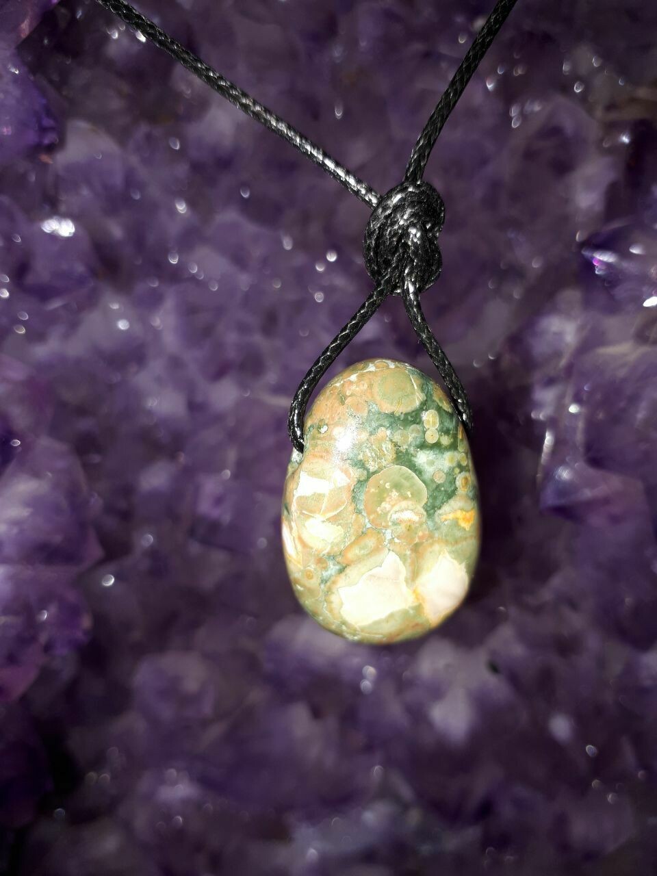 Ryolith Tropfenform als Anhänger
