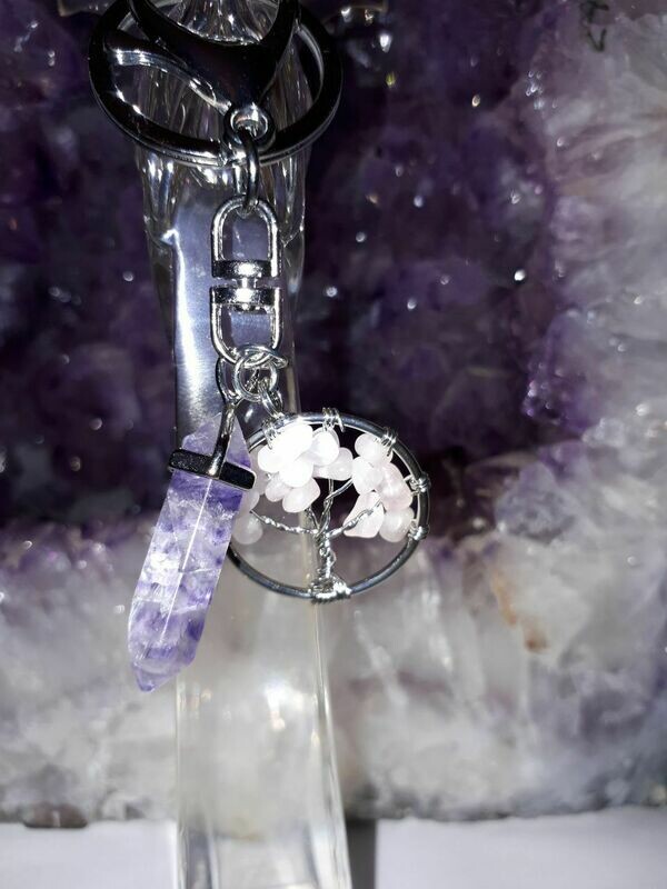 Edelstein Lebensbaum Schlüsselanhänger Bergkristall mit Amethyst Spitze