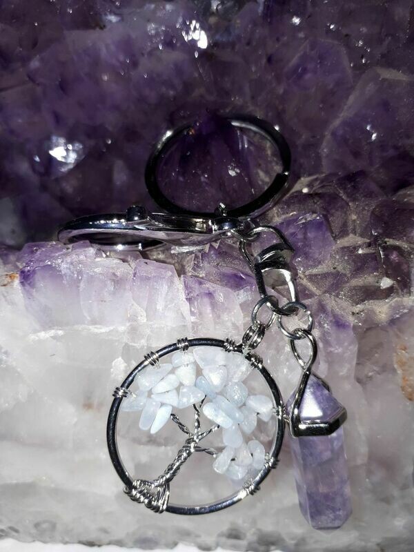 Edelstein Lebensbaum Schlüsselanhänger Aquamarin mit Amethyst Spitze