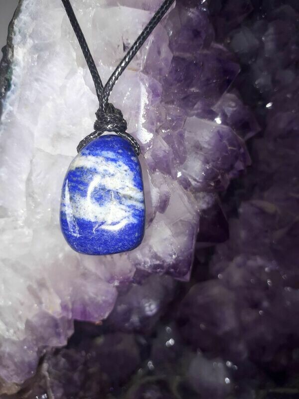 Lapislazuli Tropfenform als Anhänger
