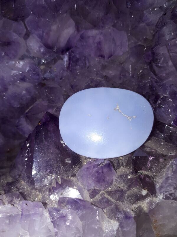 Chalcedon ungelocht