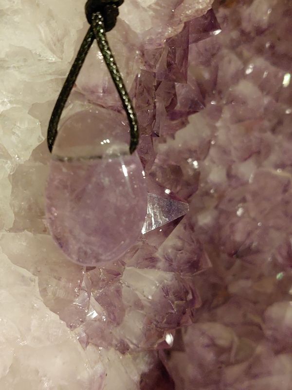 Amethyst Tropfenform als Anhänger Amethyst Tropfenform als Anhänger