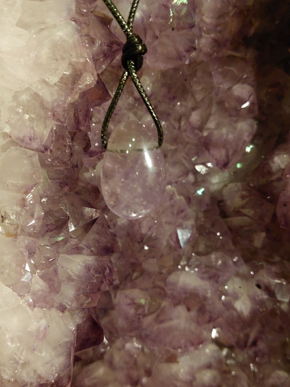 Amethyst Tropfenform als Anhänger
