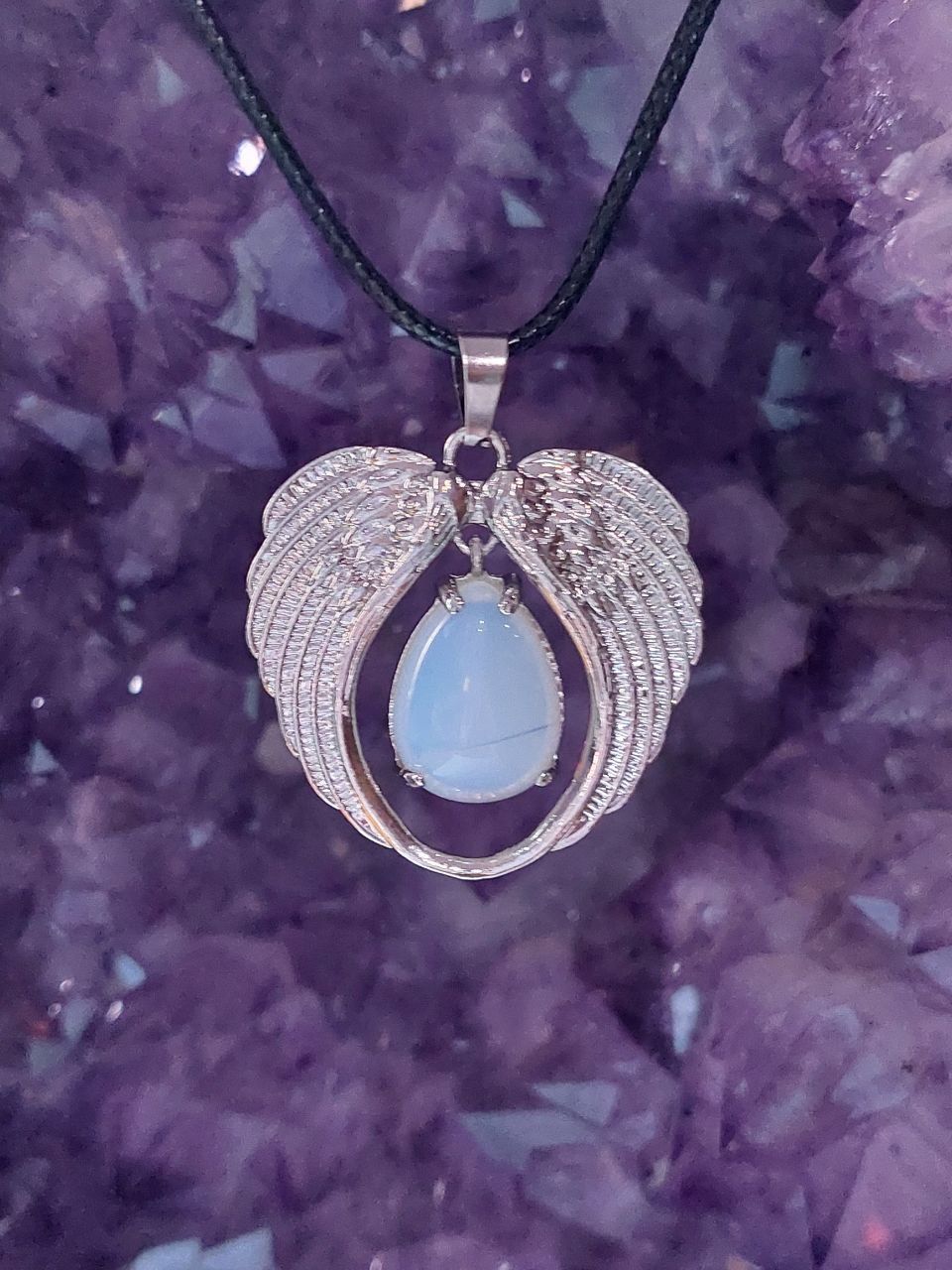 Opal mit 2 Engelsflügel als Anhänger