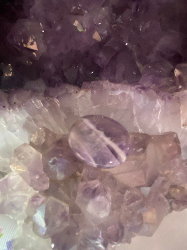 Amethyst flach ungelocht