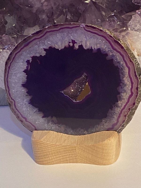 Achatscheiben-Teelicht blau mit auskristallisierendem Bergkristall Achatscheiben-Teelicht blau mit auskristallisierendem Bergkristall