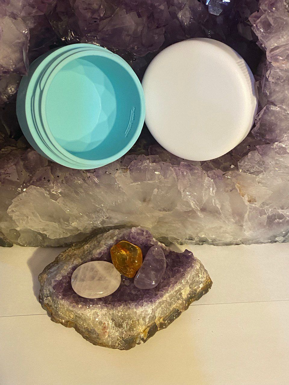 Körper-Creme gegen Schmerzen mit Edelsteinen 30ml (Almuts Geheim-Rezept) Körper-Creme gegen Schmerzen mit Edelsteinen 30ml (Almuts Geheim-Rezept)