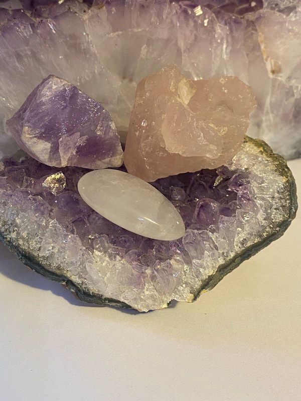 Edelstein-Gruppe zum Schutz vor Computerstrahlen (ohne Amethyst-Stufe) Edelstein-Gruppe zum Schutz vor Computerstrahlen (ohne Amethyst-Stufe)