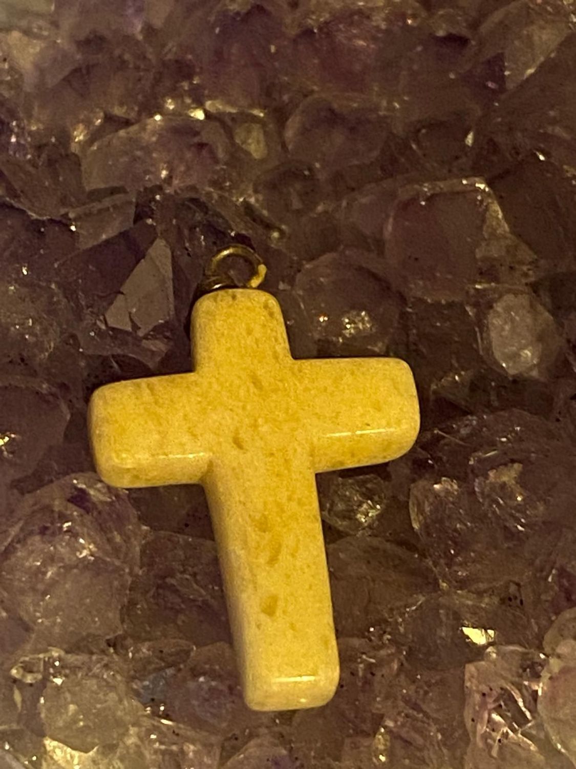 Aventurin rot Kreuz als Anhänger (auch wenn gelblich scheint) Aventurin rot Kreuz als Anhänger (auch wenn gelblich scheint)