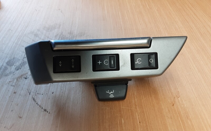 RANGE ROVER SPORT STEERING WHEEL CRUISE CONTROL SWITCH XPD500850