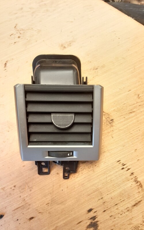 RANGE ROVER SPORT 05-09 AIR VENT LH LEFT CENTRE JBD500170XXX