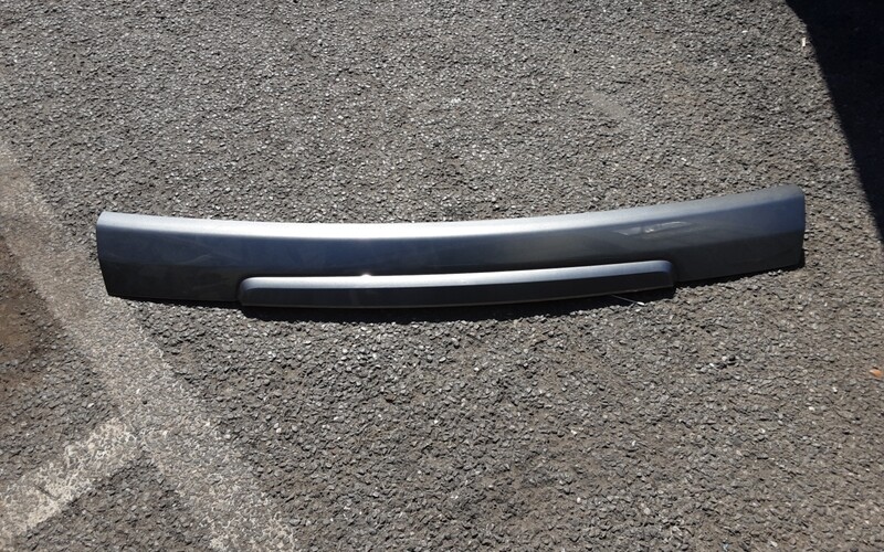 RANGE ROVER SPORT 2005-2009 UPPER TAILGATE DOOR LATCH PANEL
