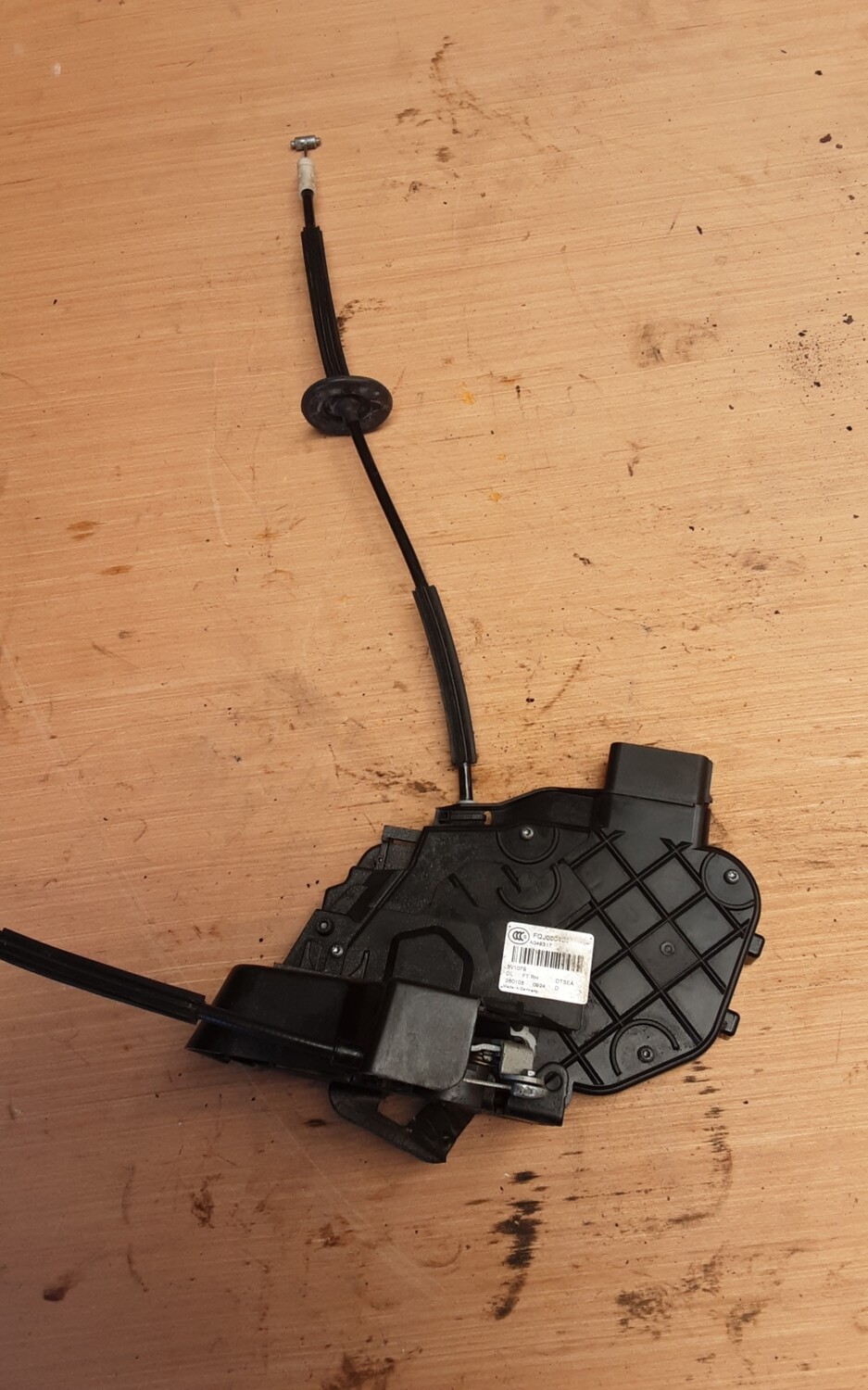 RANGER ROVER SPORT DISCOVERY 3 FT-RH DRIVERS FRONT DOOR LATCH FQJ000420