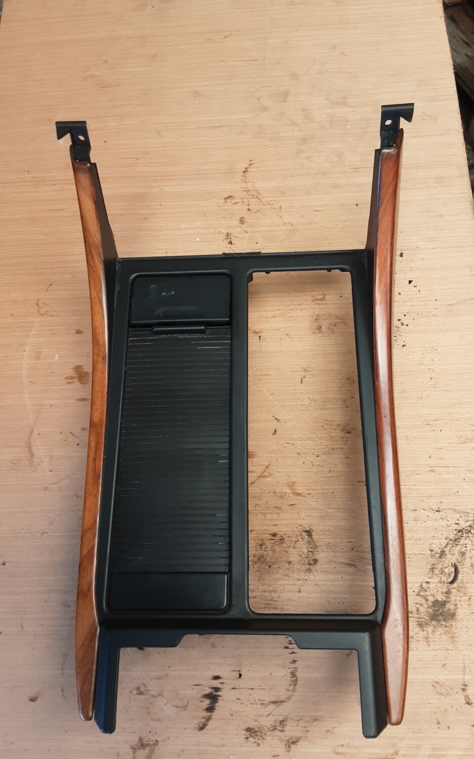 RANGE ROVER SPORT CENTRE CONSOLE TRIM FHM500032