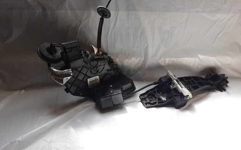 LAND ROVER DISCOVERY 3 NSR PASSENGER SIDE REAR DOOR LATCH FQM000154 D