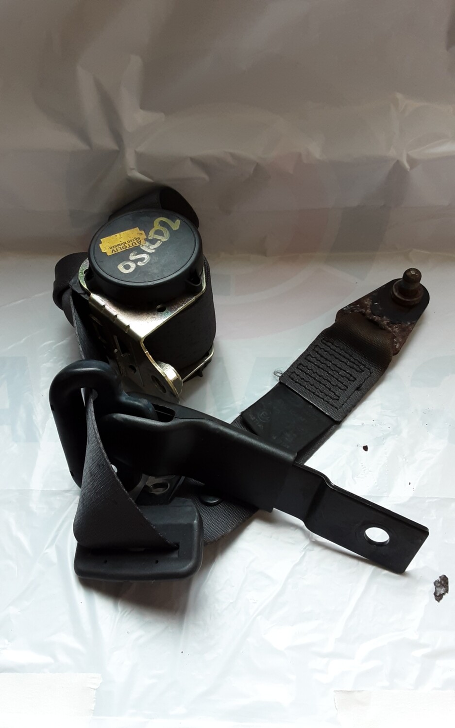 LAND ROVER DISCOVERY 2 TD5 98-04 DRIVERS SIDE REAR OSR SEATBELT EVL104241