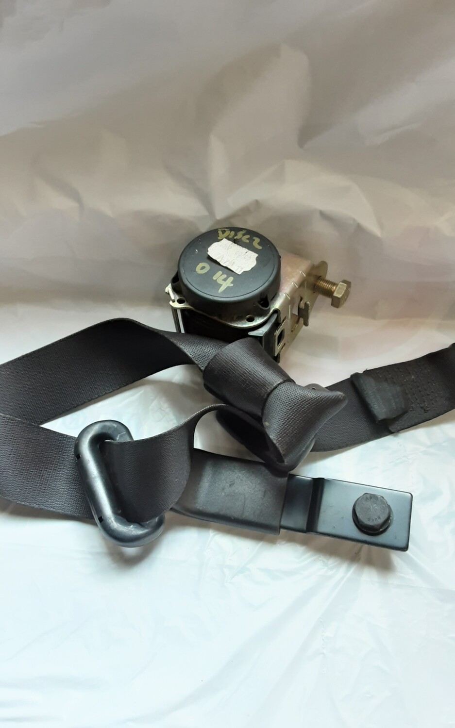 LAND ROVER DISCOVERY 2 FACELIFT OSR DRIVERS REAR SEATBELT EVL000450PMA