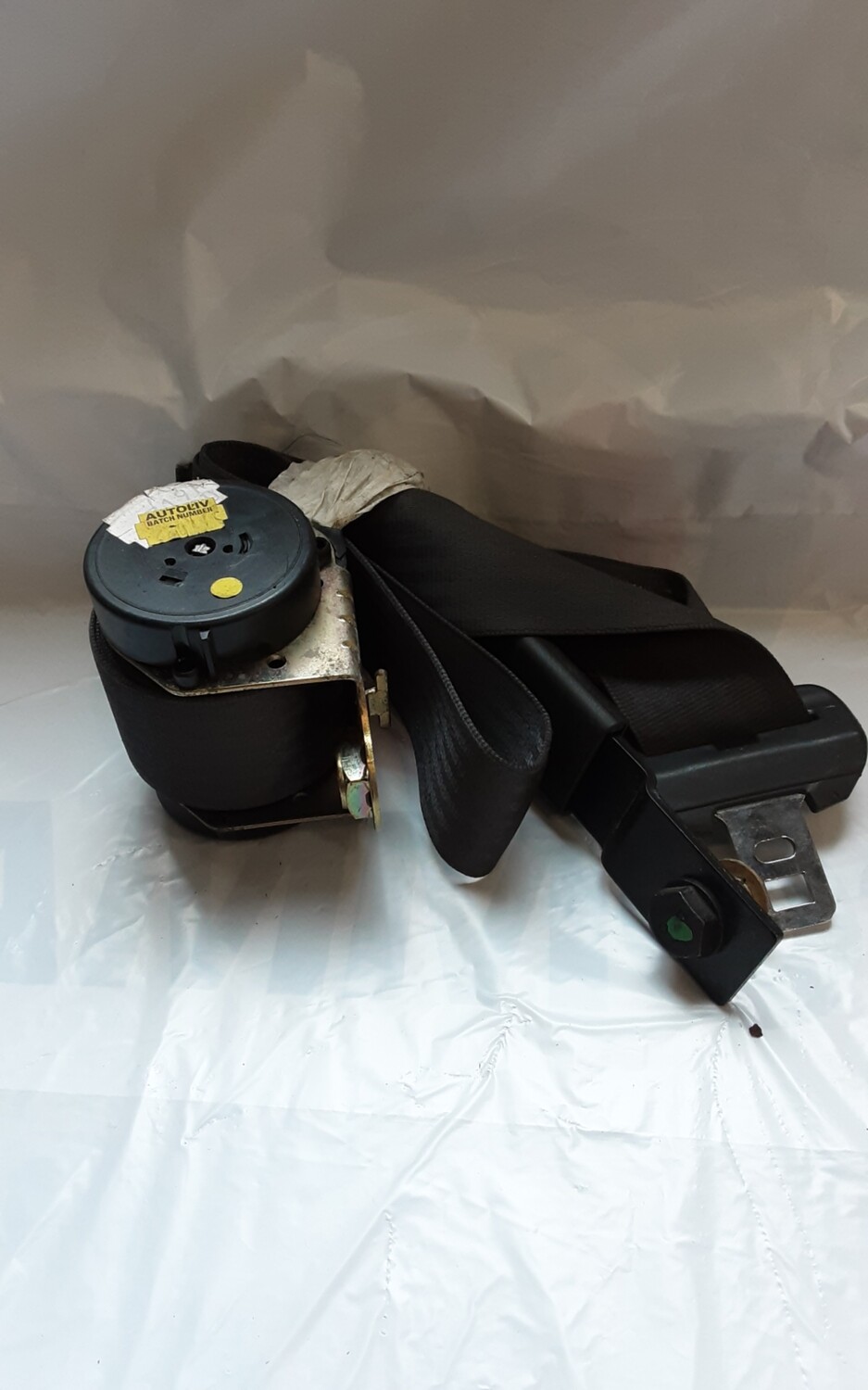 LAND ROVER DISCOVERY 2 3RD ROW OSR DRIVERS REAR SEATBELT EVL104240