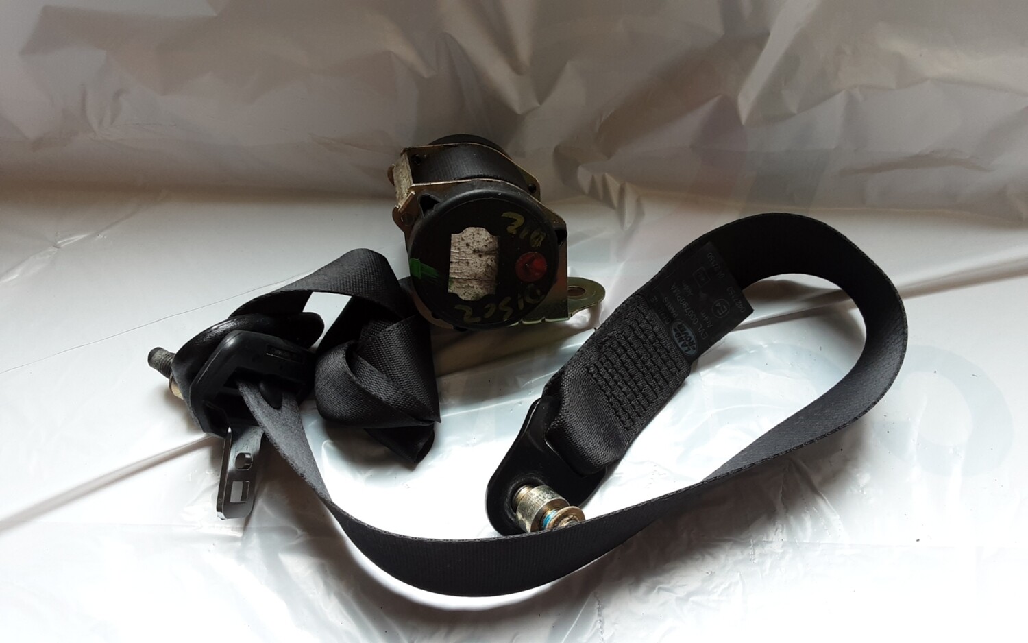 LAND ROVER DISCOVERY 2 3RD ROW NSR PASSENGER SIDE REAR SEATBELT EVL000790PMA