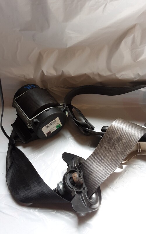 LAND ROVER DISCOVERY 3 RIGHT HAND REAR DRIVERS REAR OSR SEATBELT EVL501190PMA