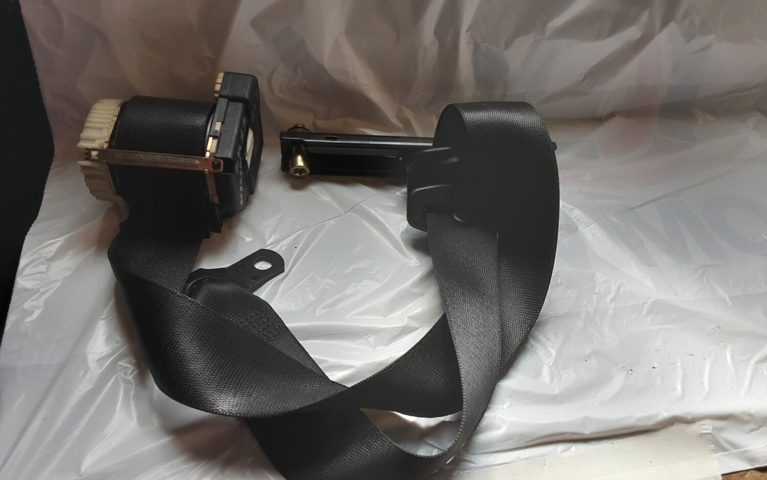 RANGE ROVER L322 NSF PASSENGER SIDE FRONT SEATBELT