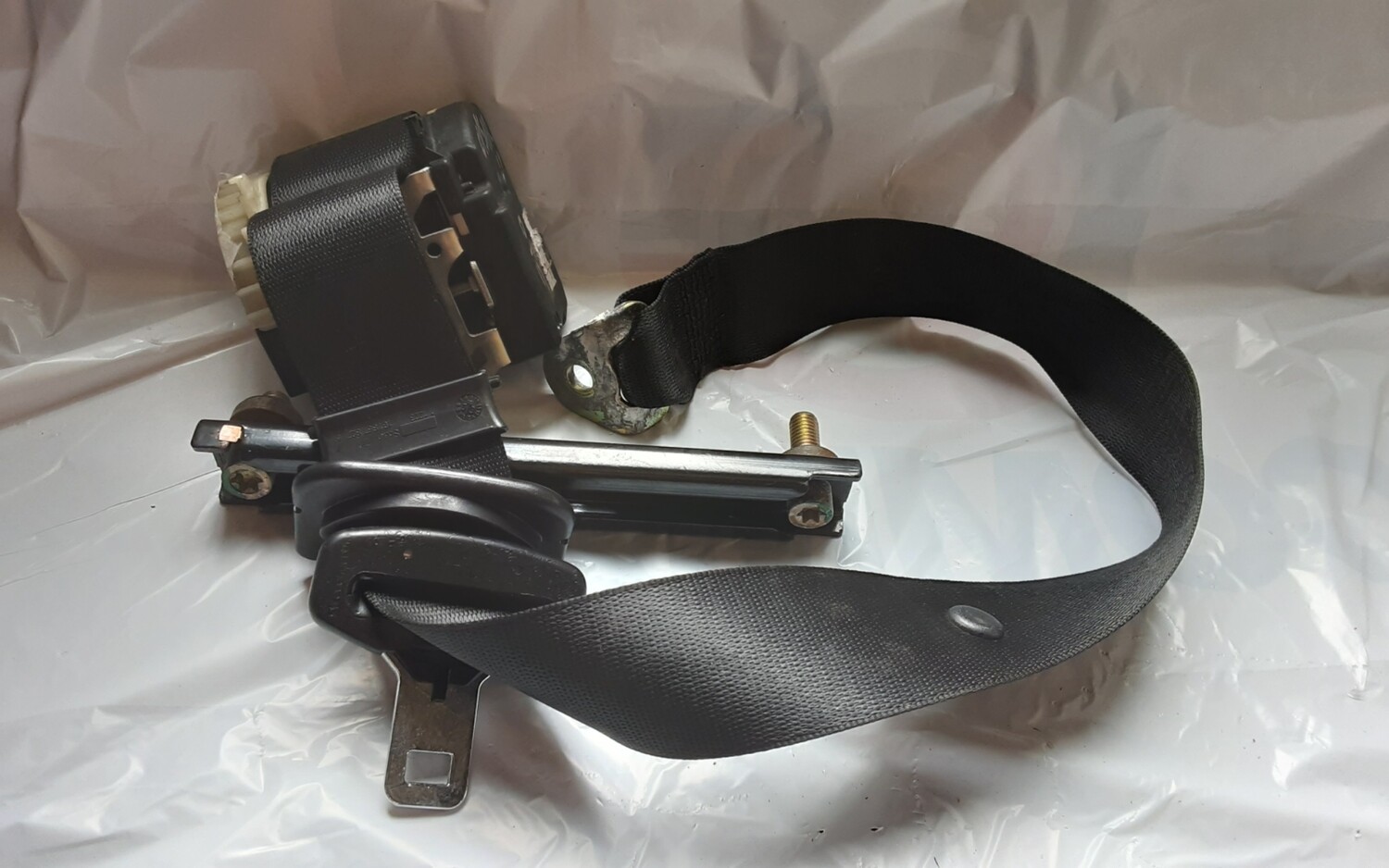 RANGE ROVER L322 OSR DRIVER SIDE REAR SEATBELT
