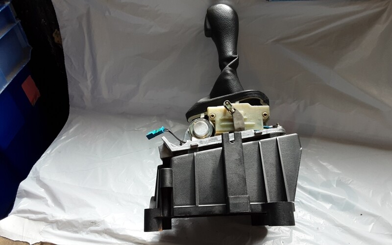 RANGE ROVER L322 2003 AUTOMATIC GEAR SELECTOR SHIFTER UCB500160
