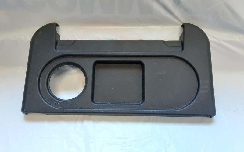 LAND ROVER DISCOVERY 2 3ROW SEAT DRINKS TRAY AWR3372