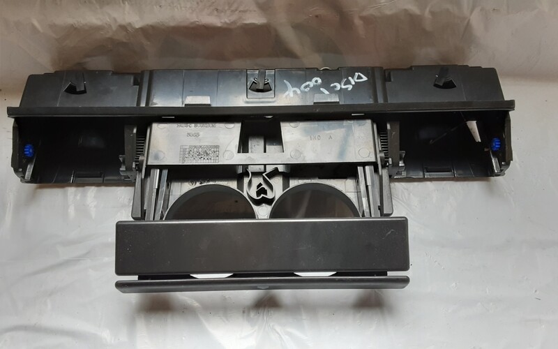 LAND ROVER DISCOVERY 1 CUP HOLDER ASSEMBLY