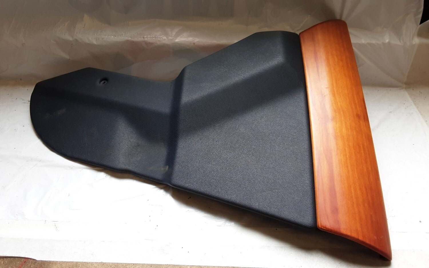 RANGE ROVER L322 FOOTWELL KICK PANEL TRIM NSF 51457026975