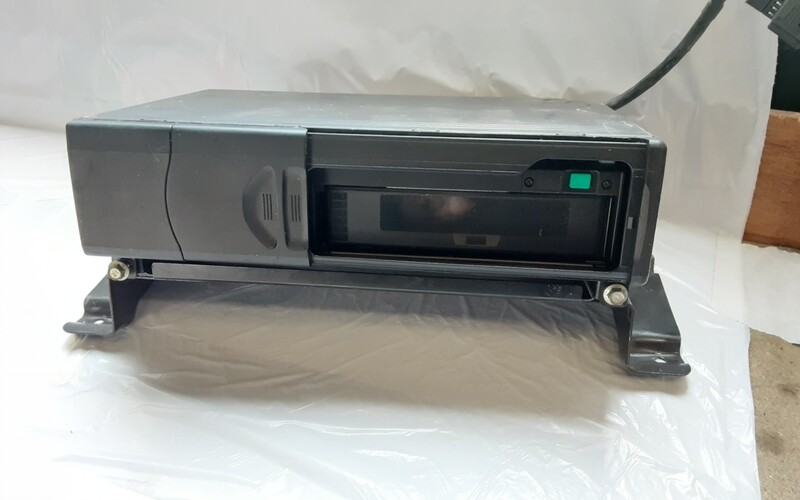 LAND ROVER FREELANDER 1 6 DISC ALPINE CHANGER XQE000110PWA