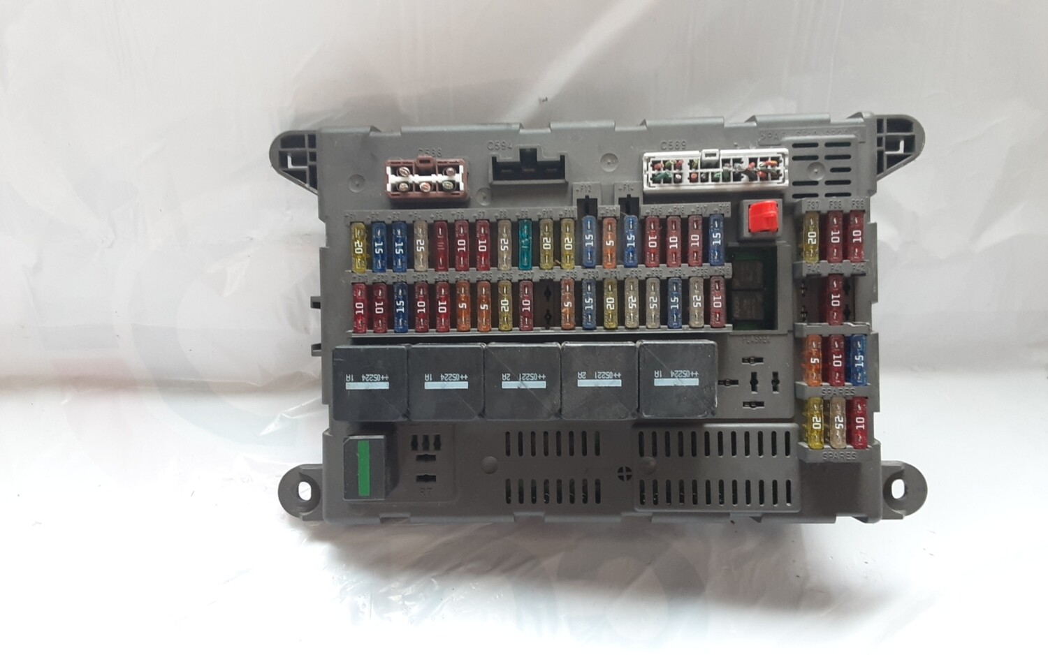 LAND ROVER FREELANDER 1 TD4 INTERIOR TD4 FUSE AND RELAY BOX YQE500150
