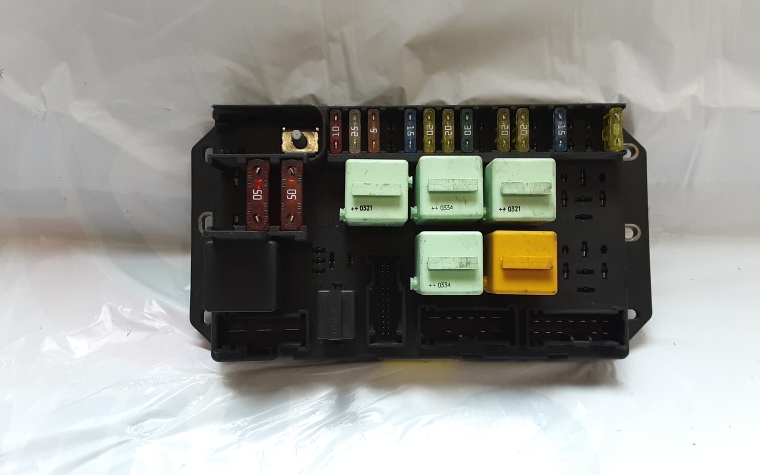RANGE ROVER L322 4.4 FUSE AND RELAY BOX YQE000351