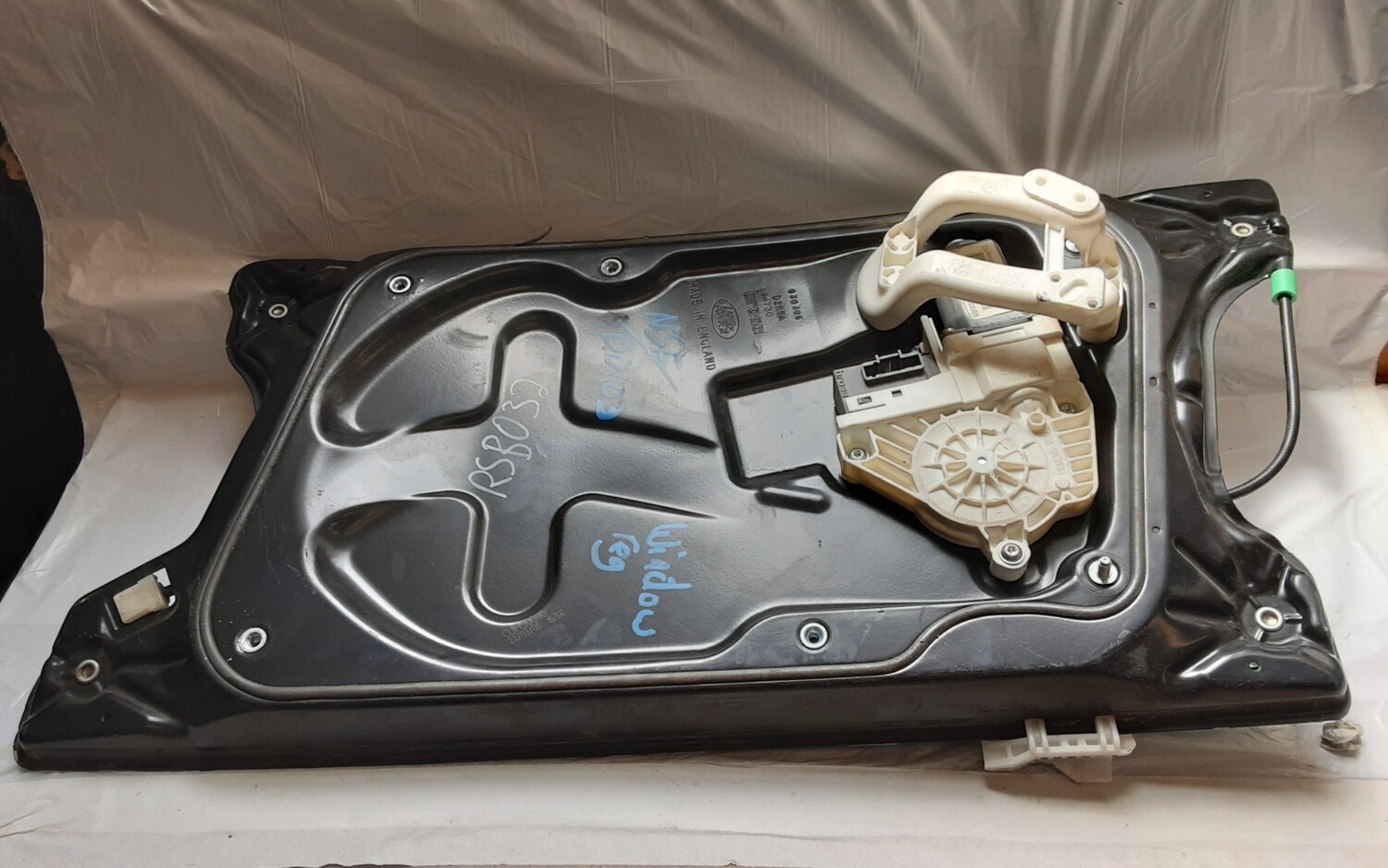 RANGE ROVER SPORT NSF FRONT LEFT PASSENGER SIDE WINDOW REGULATOR CUH500110