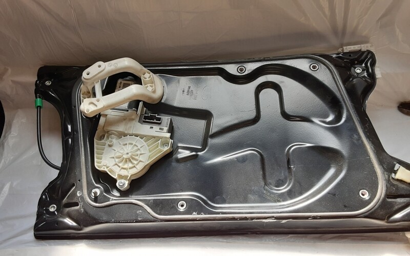 RANGE ROVER SPORT LS OSF FRONT RIGHT DRIVERS SIDE WINDOW REGULATOR 7H2223200CC