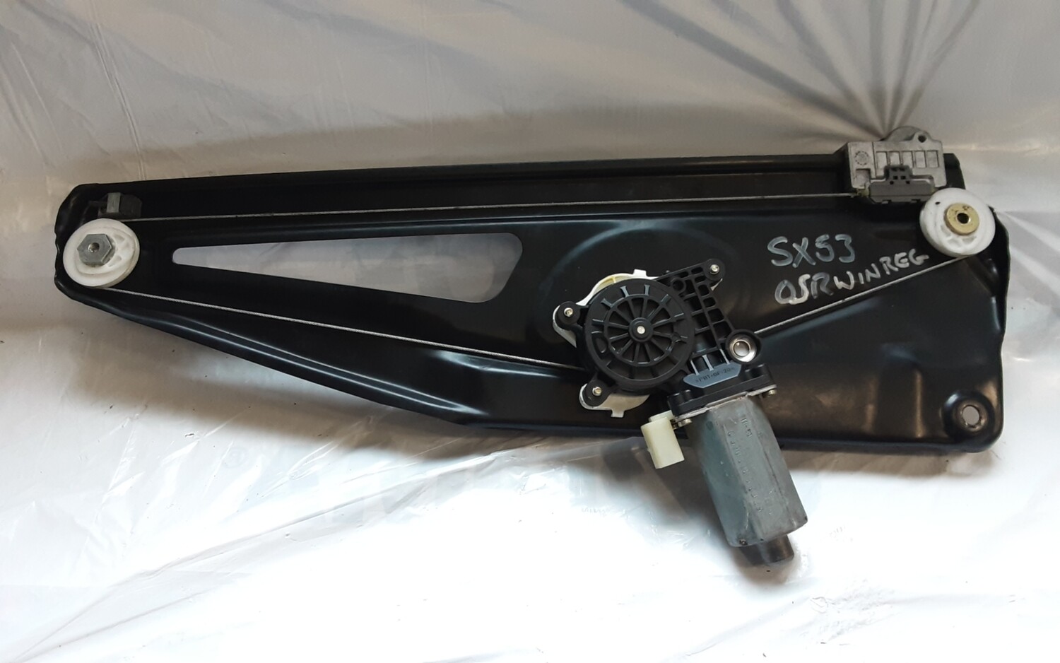 RANGE ROVER L322 OSR REAR RIGHT DRIVERS SIDE REAR WINDOW REGULATOR CVH000041