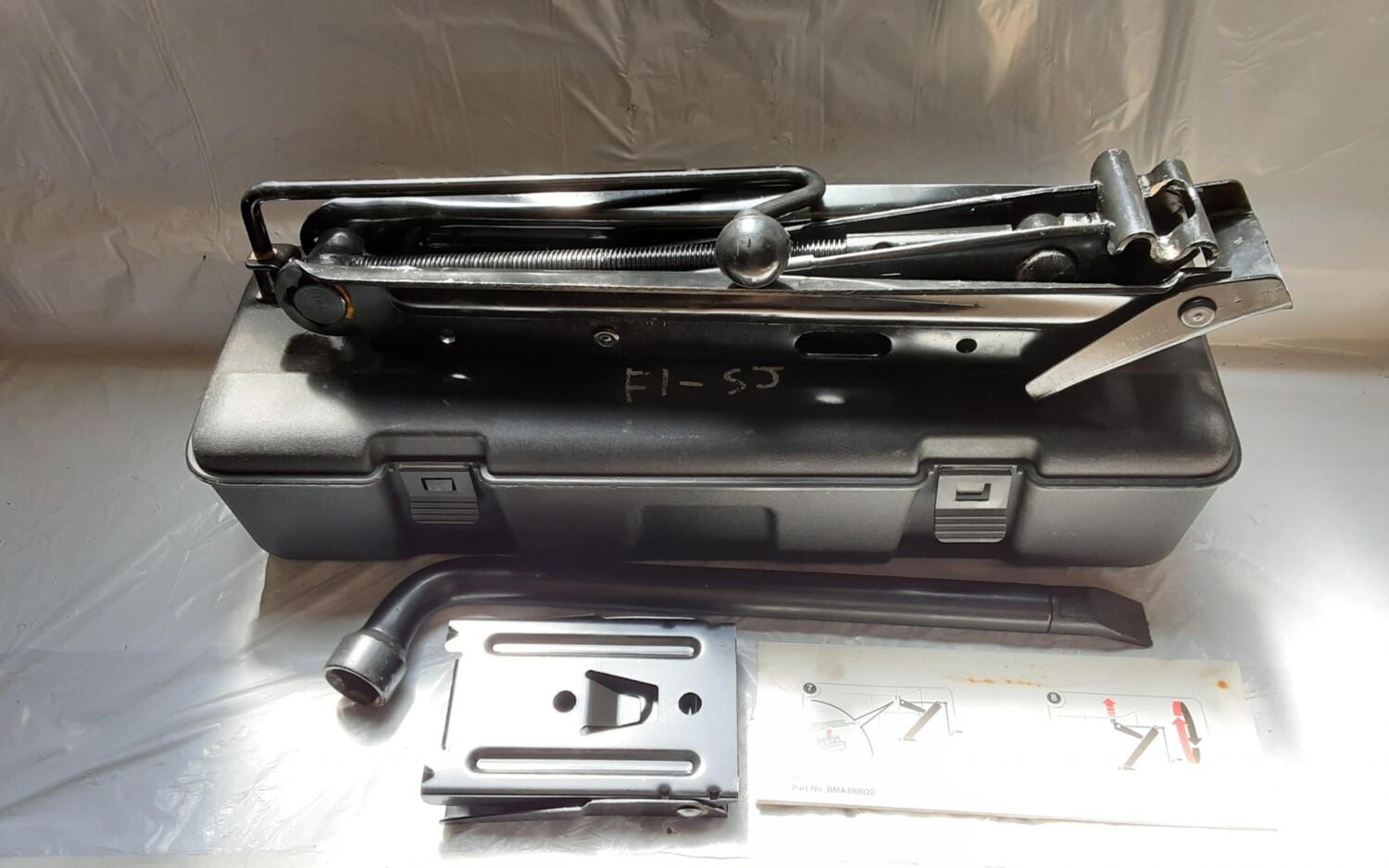 LAND ROVER FREELANDER 1 CAR JACK KIT IN CASE KAJ000040