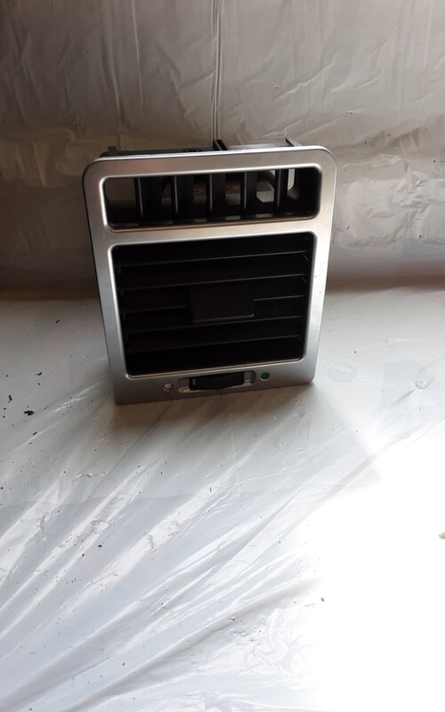 RANGE ROVER L322 TD6 FRONT LEFT HEATER AIR VENT JVE000051