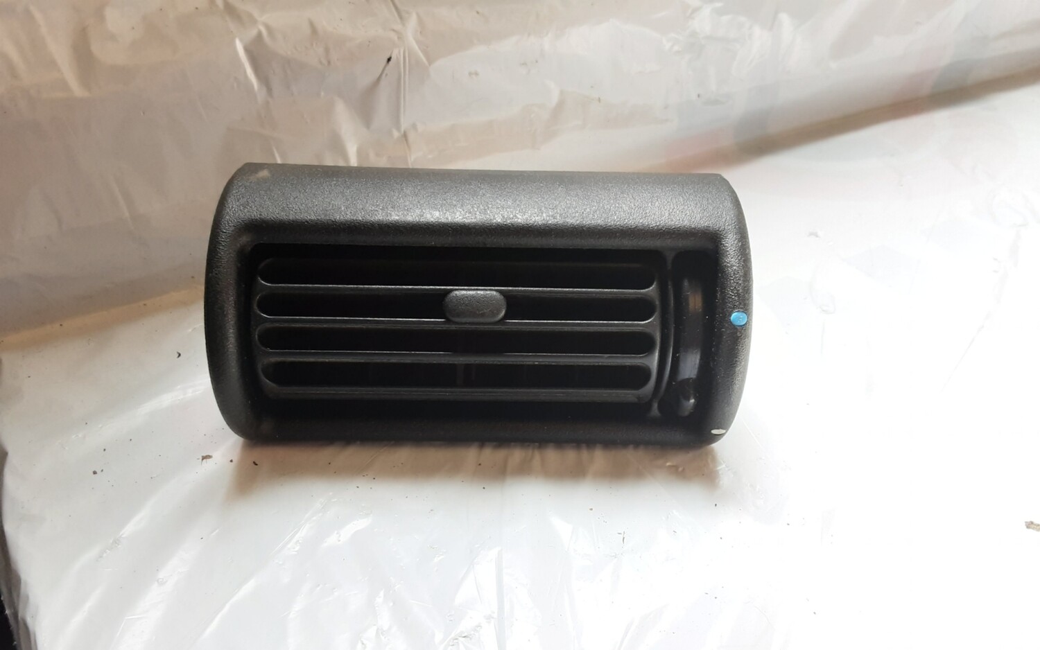LAND ROVER FREELANDER 1 AIR VENT MWC4078 BLACK