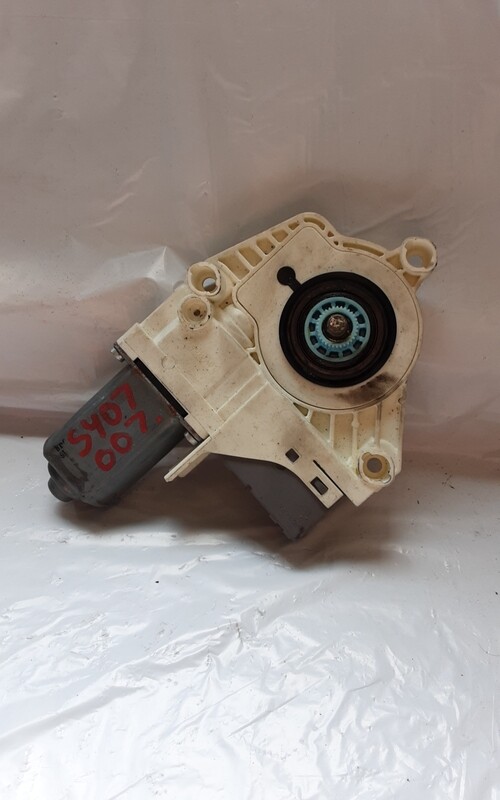 LAND ROVER DISCOVERY 3 FRONT RIGHT DRIVERS SIDE WINDOW MOTOR CUR00041