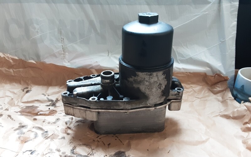 LAND ROVER DISCOVERY 3 2.7 TDV6 OIL FILTER COOLER HOUSING 9X2Q 6B624 BA