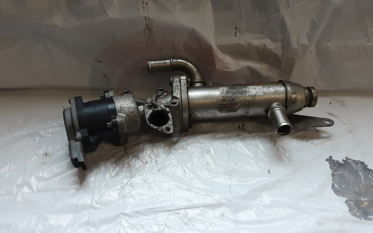 RANGE ROVER SPORT DISCOVERY 3 OS RIGHT SIDE EGR VALVE AND COOLER 4R8Q 9Y493 BJ