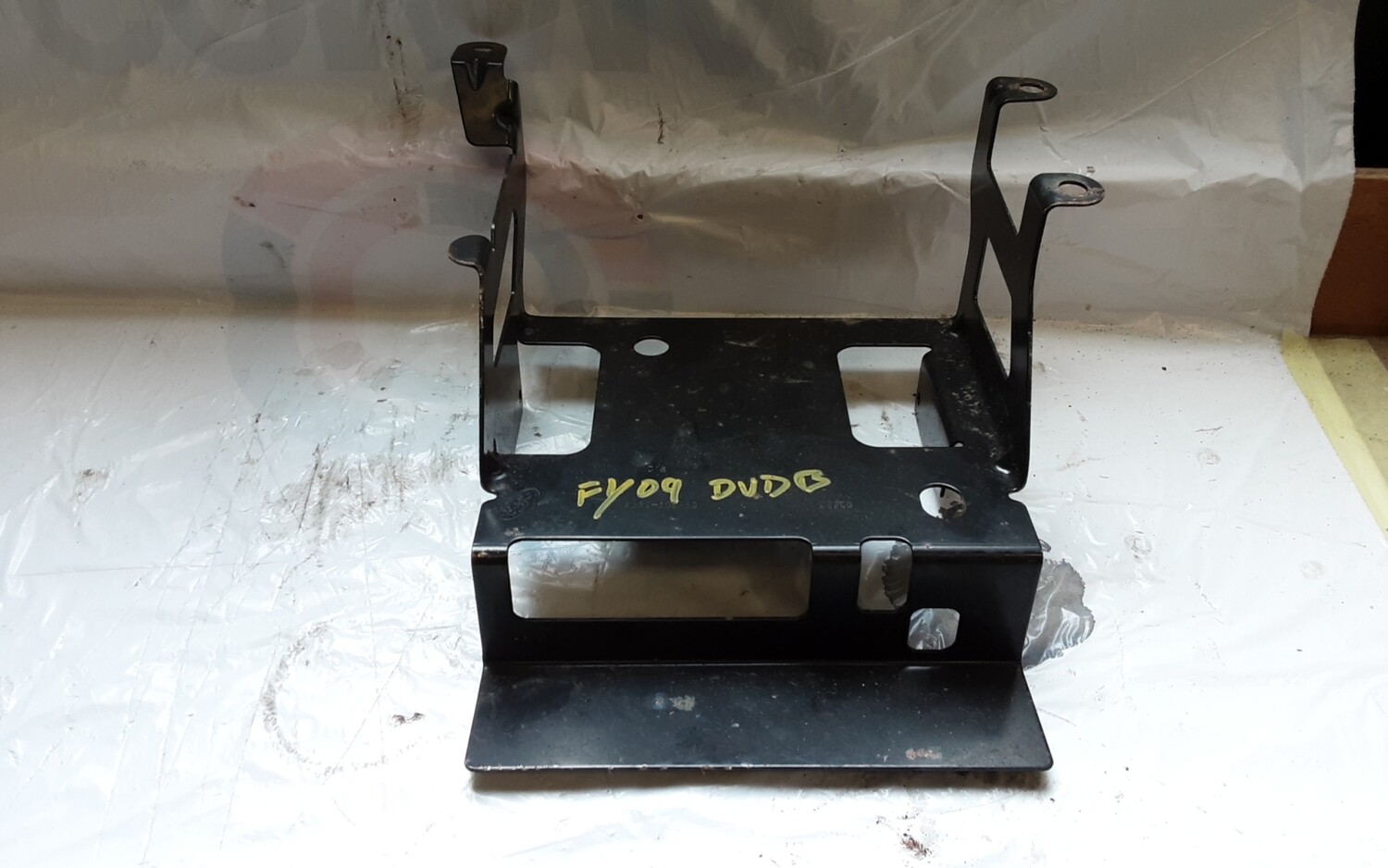 LAND ROVER FREELANDER 2 DVD BRACKET 6H52 10E980