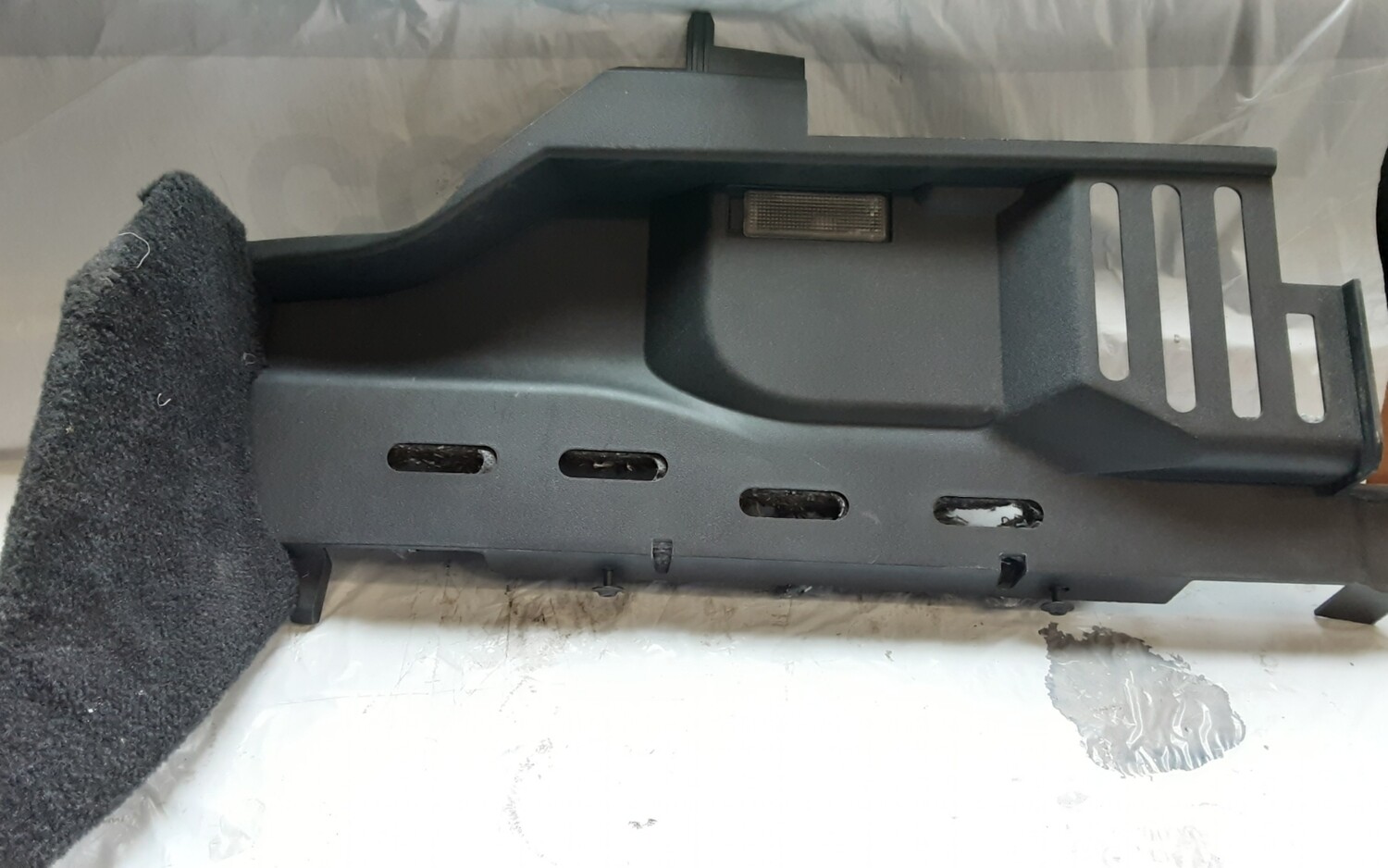 LAND ROVER DISCOVERY 3 2.7 STEERING WHEEL COLUMN TRIM FBS500850 XXX