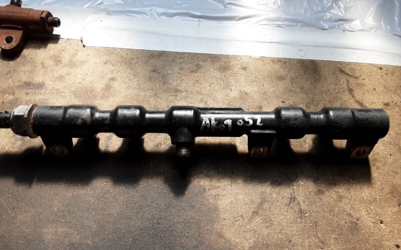 JAGUAR X TYPE 2.0 2.2 FUEL RAIL 6S7Q 9D280 AA