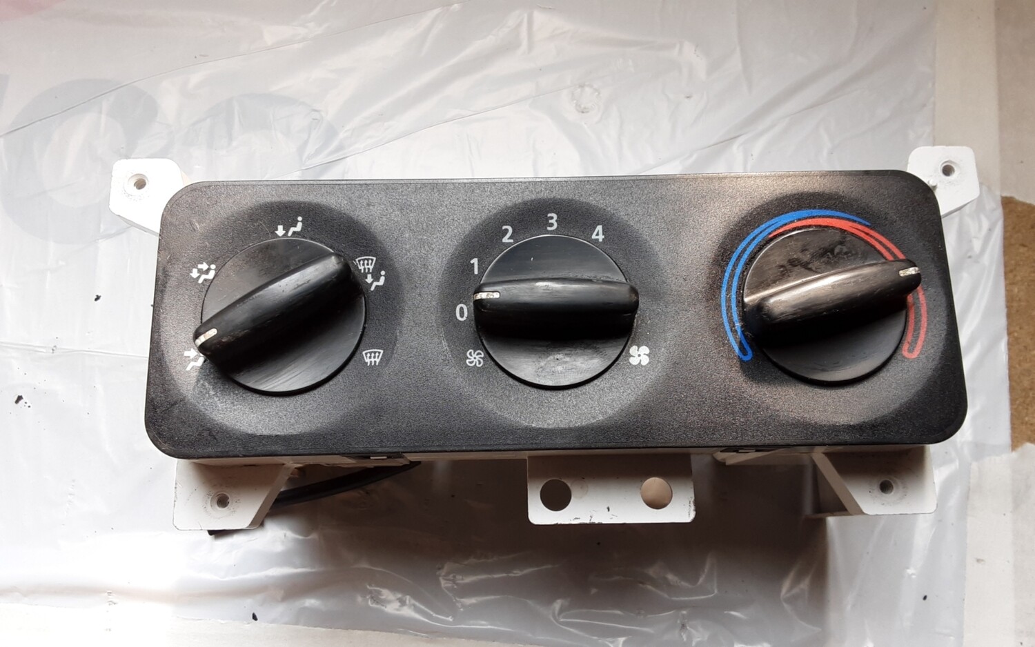 LAND ROVER FREELANDER 1 HEATER CONTROL SWITCH PANEL