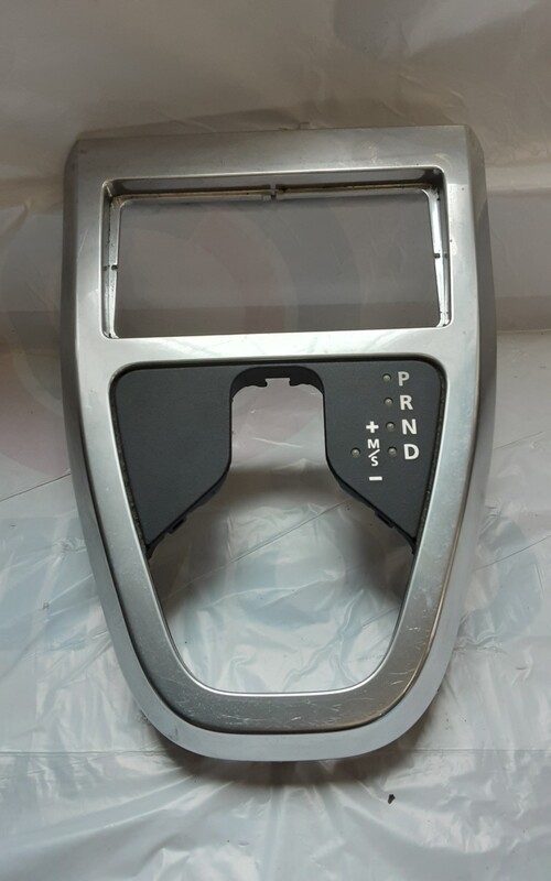 LAND ROVER FREELANDER 2 2.2 GEAR SELECTOR SURROUND VP6H5X F7E391