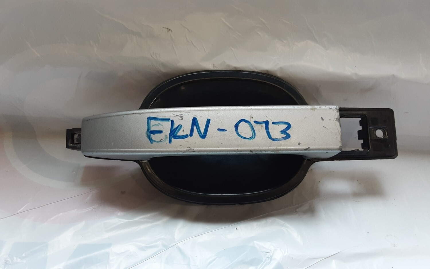 RANGE ROVER L322 REAR PASSENGER SIDE DOOR HANDLE 7042484